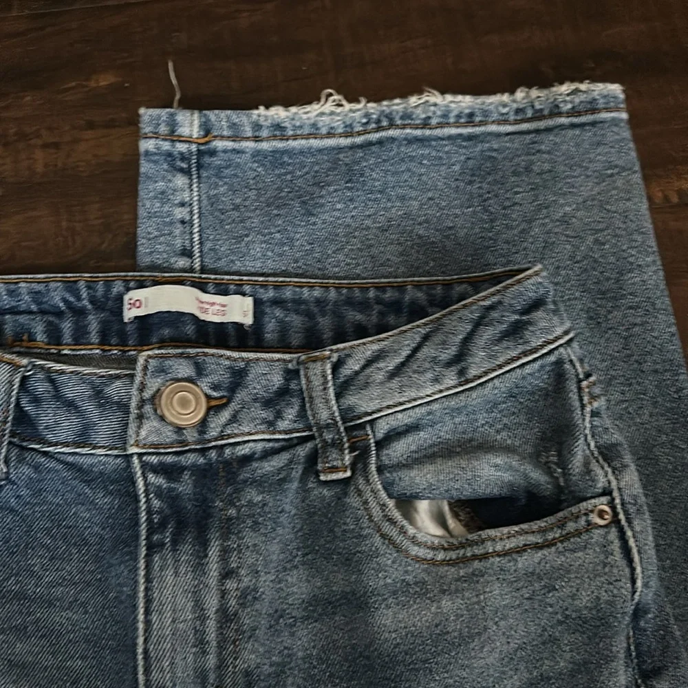 Super High Rise Wide Leg Jeans  All Shorts & Jeans $12 or 2x$20 -Bundle & Offer! - Picture 2 of 4